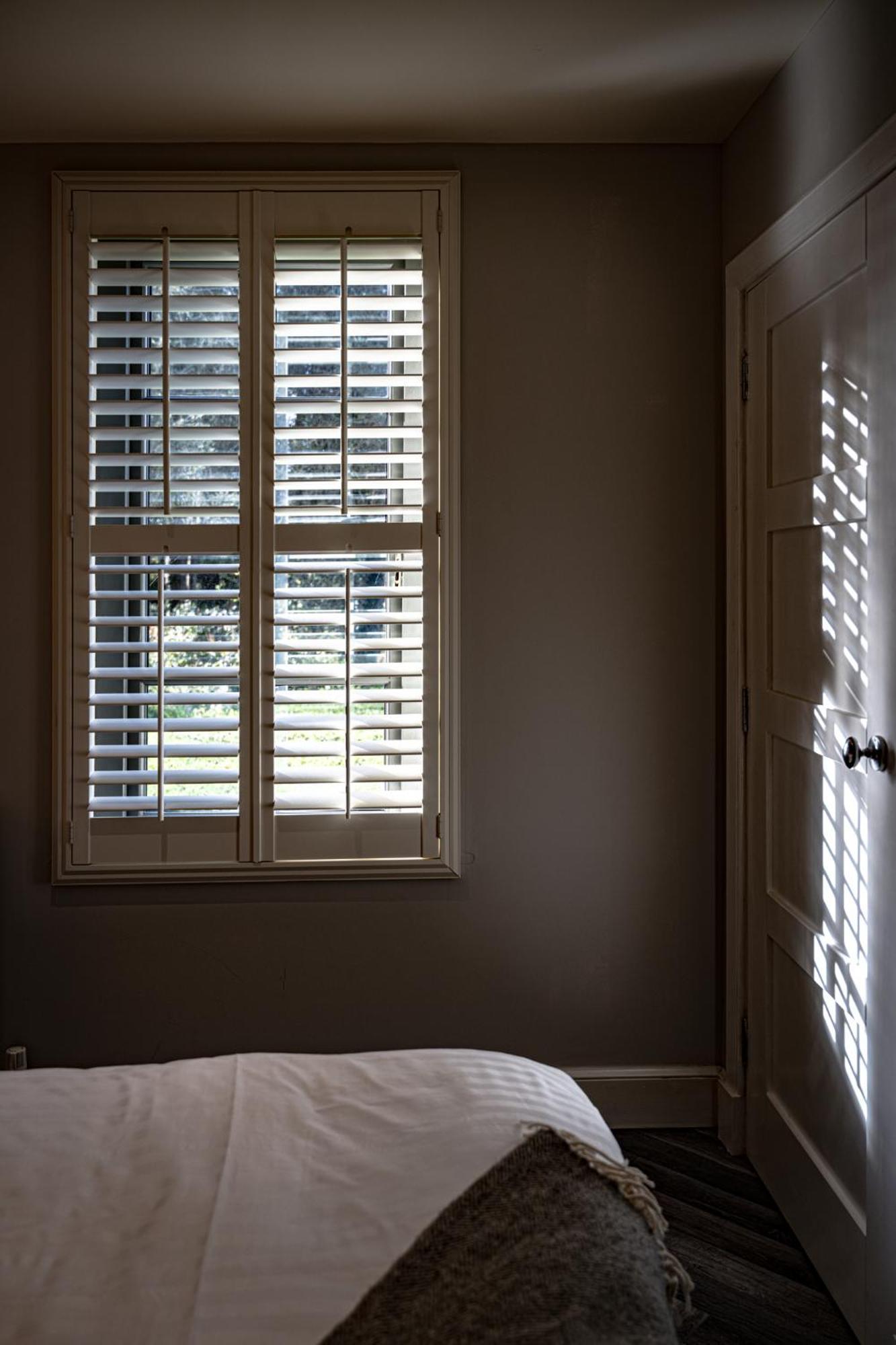 Escape Ordinary At Lough Erne Golf Village Enniskillen Exterior foto
