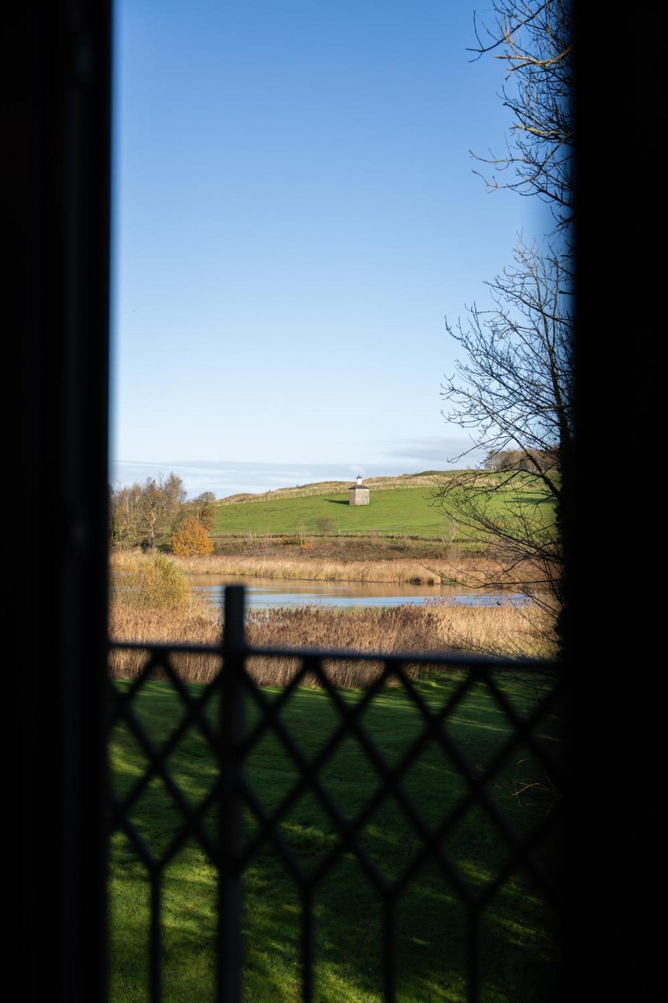 Escape Ordinary At Lough Erne Golf Village Enniskillen Exterior foto