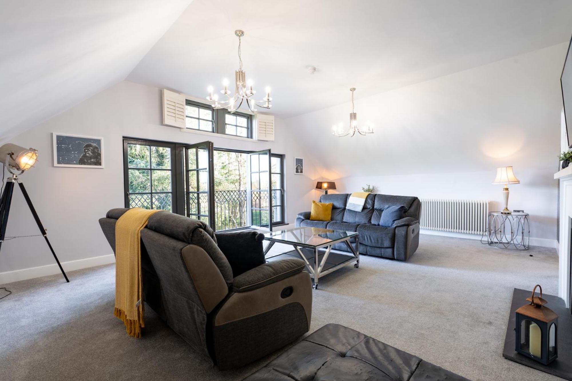 Escape Ordinary At Lough Erne Golf Village Enniskillen Exterior foto