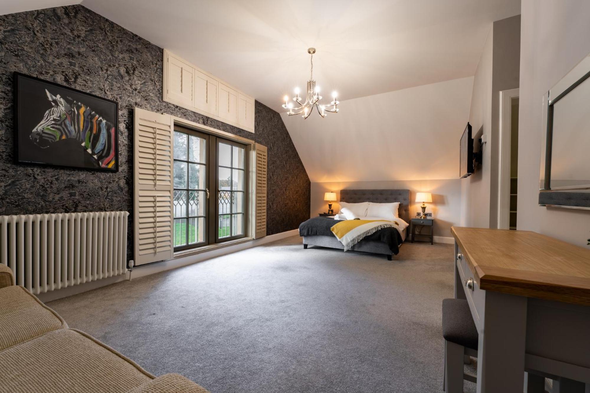 Escape Ordinary At Lough Erne Golf Village Enniskillen Exterior foto